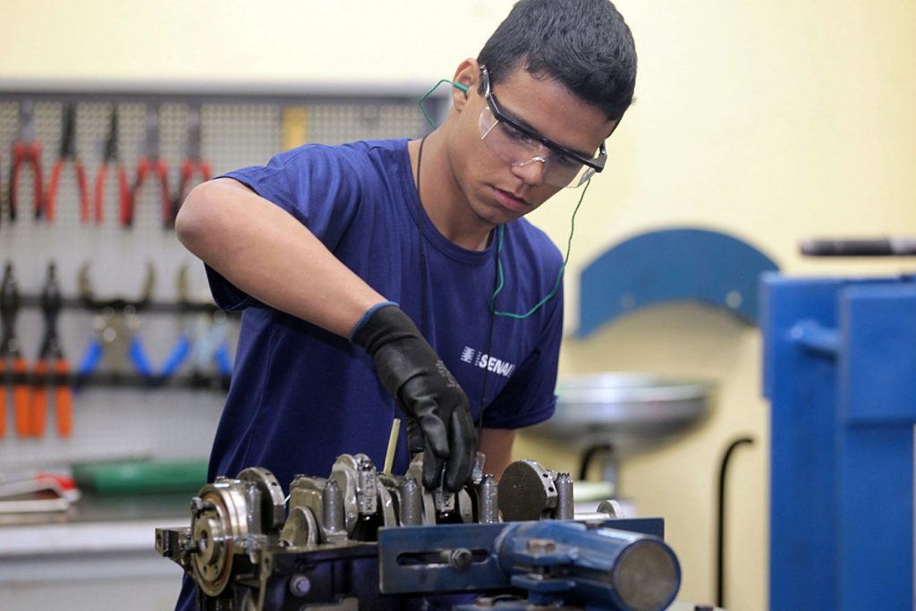 Cursos Profissionalizantes SENAI 2024: Inscrições e Vagas Grátis