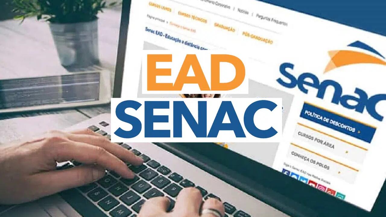 cursos livres do Senac em computador com logo Senac EAD