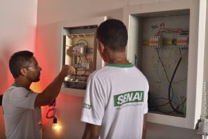 Curso de Eletricista Industrial SENAI 2025: Inscrições e Vagas