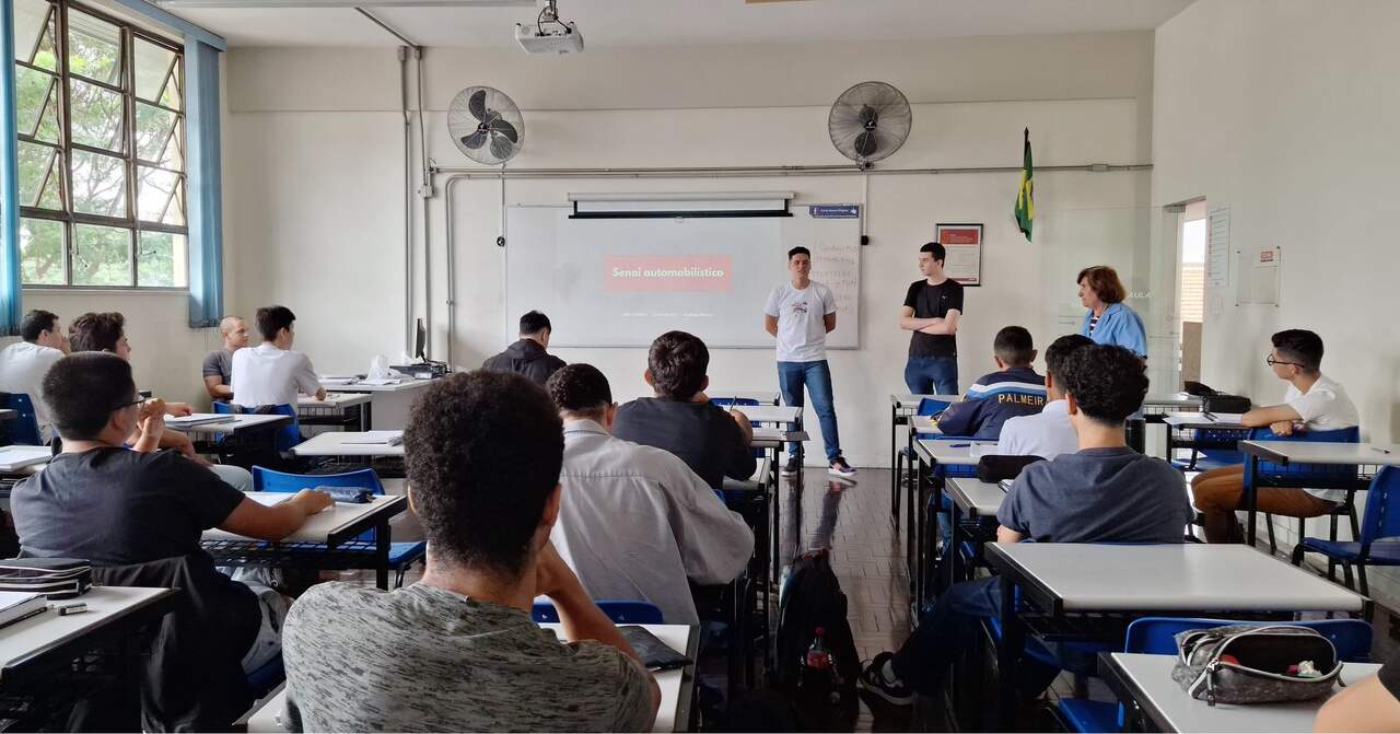 Aula no SENAI Conde José Vicente de Azevedo 